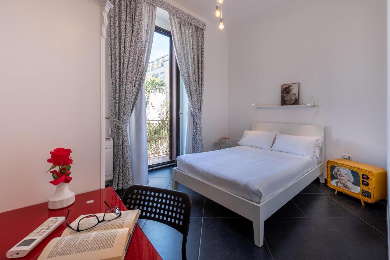 Maria Vittoria Charming Rooms And Apartments Бриндизи Экстерьер фото