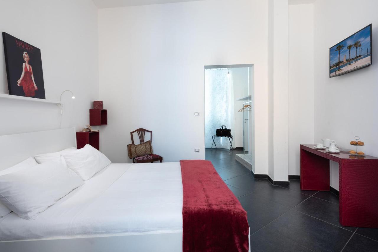 Maria Vittoria Charming Rooms And Apartments Бриндизи Экстерьер фото