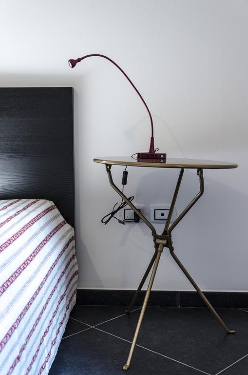 Maria Vittoria Charming Rooms And Apartments Бриндизи Номер фото