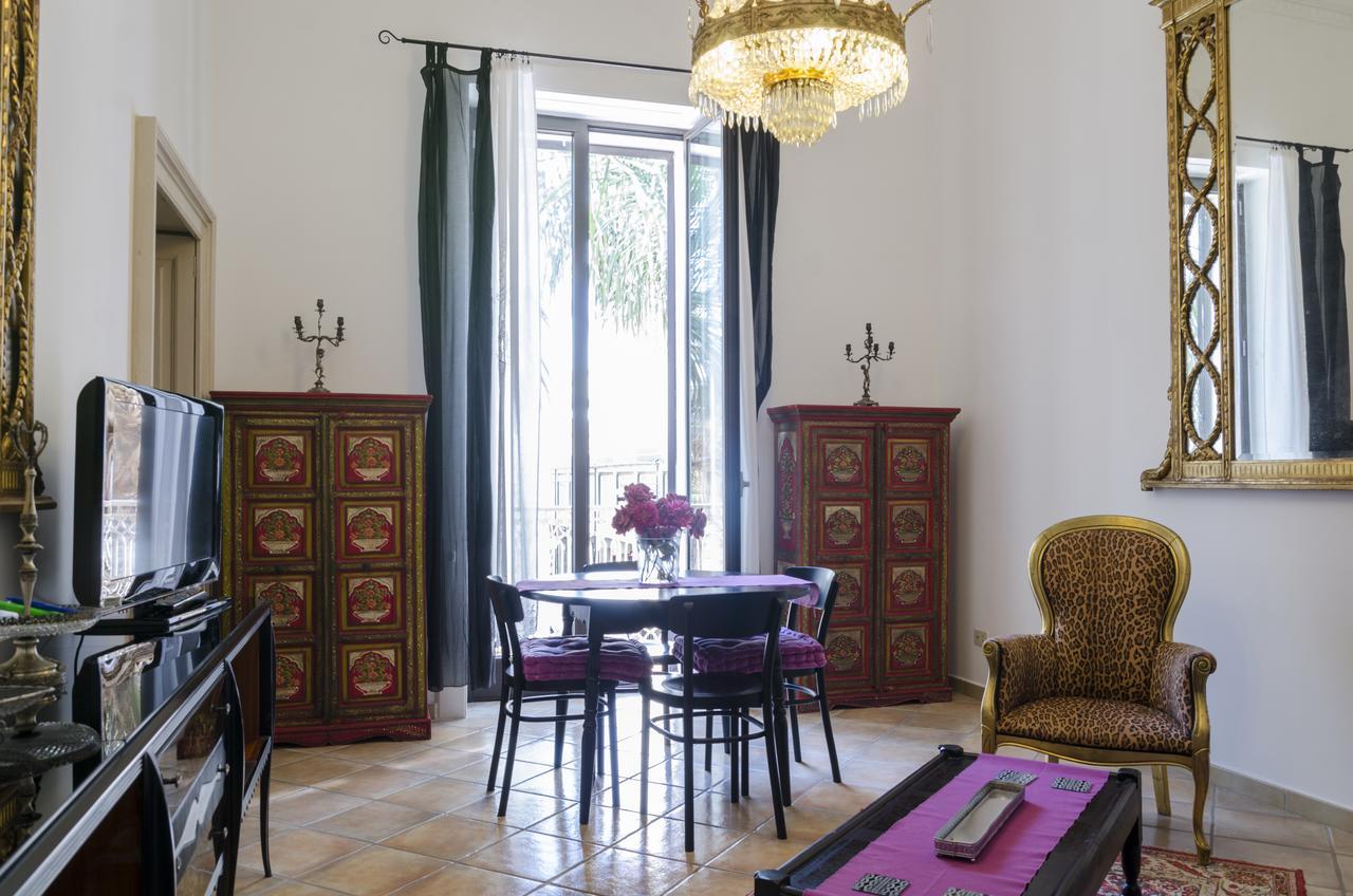 Maria Vittoria Charming Rooms And Apartments Бриндизи Экстерьер фото